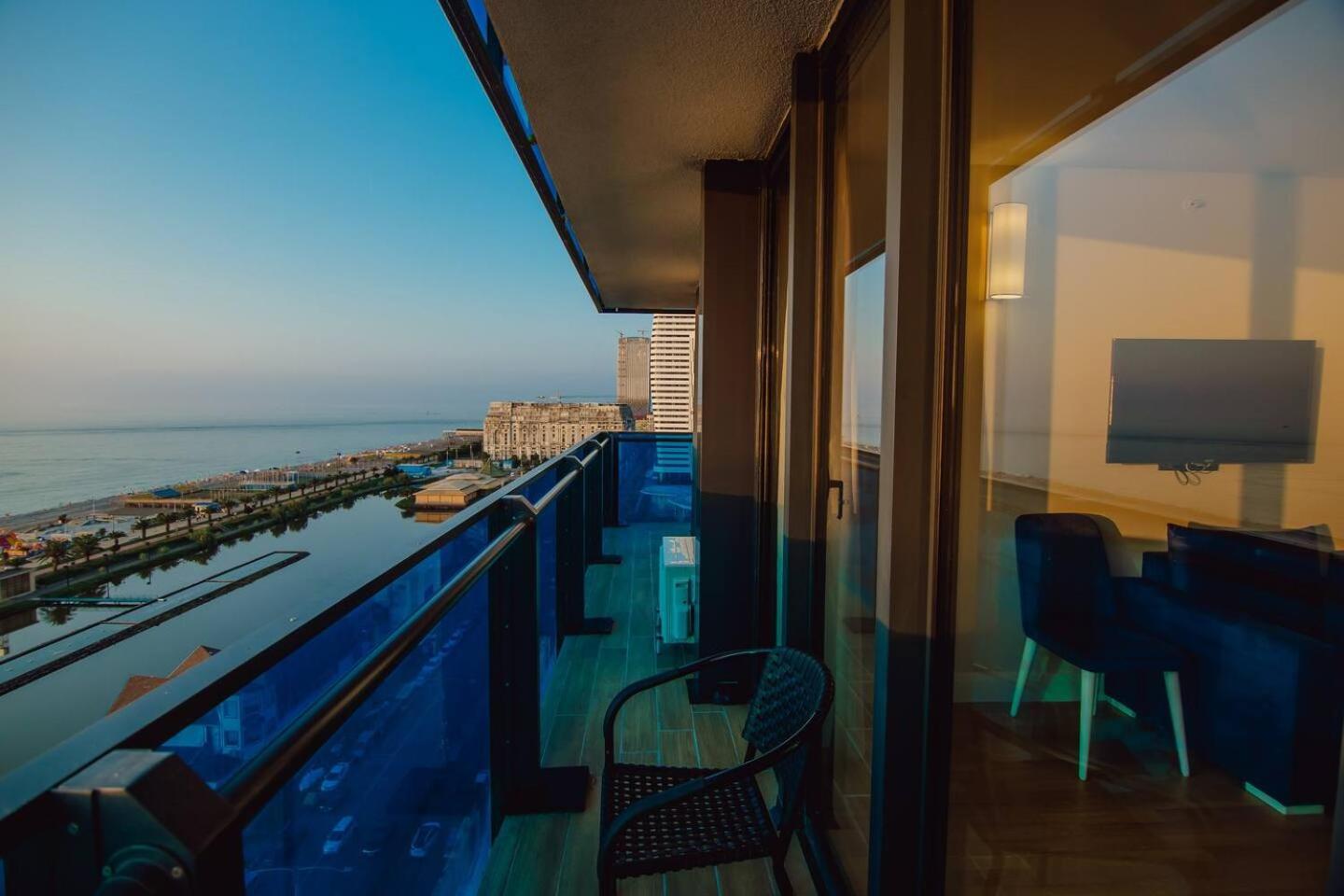 Luxury Orbi City Sea View Aparthotel Batumi Luaran gambar